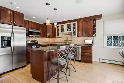 296 Euston Road S, Garden City, NY 11530 - Photo 14