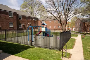 58-29 251st St, Little Neck, NY 11362 - Photo 18