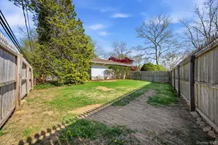 15 Saddle Ln, Huntington Station, NY 11746 - Photo 32