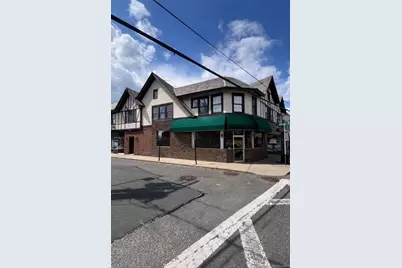 3 Hillside Avenue #1, Manhasset, NY 11030 - Photo 2