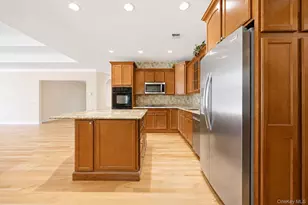 381 Altessa Blvd, Melville, NY 11747 - Photo 18