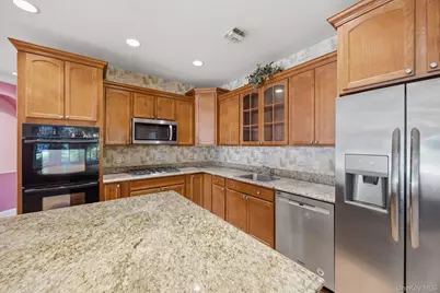 381 Altessa Boulevard, Melville, NY 11747 - Photo 6