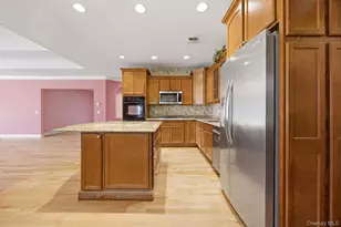 381 Altessa Blvd, Melville, NY 11747 - Photo 10