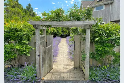 162 Dune Road, Quogue, NY 11959 - Photo 2