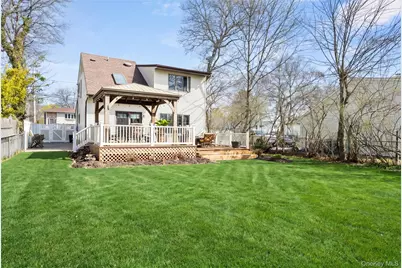 38 Aster Avenue, Holtsville, NY 11742 - Photo 32