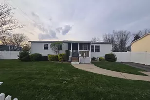 2 Ritter Ave, Amityville, NY 11701 - Photo 2