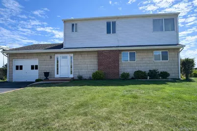 39 Barracuda Road, East Quogue, NY 11942 - Photo 1