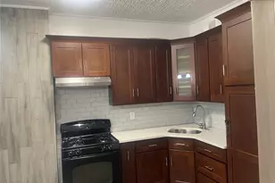 17-20 Menahan St, Ridgewood, NY 11385 - Photo 16