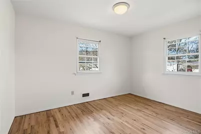 2 Starfire Lane, Williston Park, NY 11596 - Photo 28