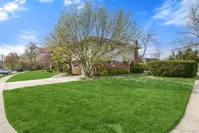 2 Starfire Lane, Williston Park, NY 11596 - Photo 2