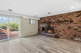2 Starfire Ln, Williston Park, NY 11596 - Photo 20