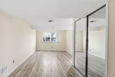2 Starfire Lane, Williston Park, NY 11596 - Photo 18