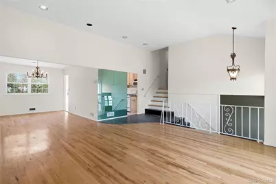 2 Starfire Lane, Williston Park, NY 11596 - Photo 8