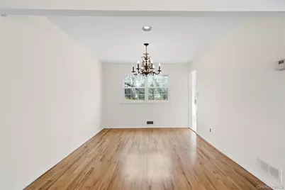 2 Starfire Lane, Williston Park, NY 11596 - Photo 10