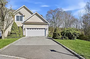 25 Hopkins Ln, Armonk, NY 10504 - Photo 2