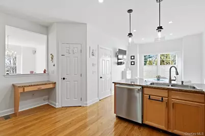 25 Hopkins Lane, Armonk, NY 10504 - Photo 10