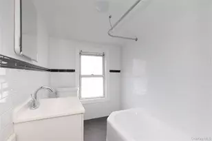 24 Chestnut Pl, Mount Vernon, NY 10553 - Photo 2