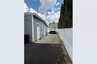354 Beachview Street, Copiague, NY 11726 - Photo 4