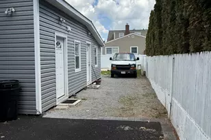 354 Beachview St, Copiague, NY 11726 - Photo 4