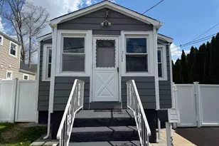 354 Beachview St, Copiague, NY 11726 - Photo 2