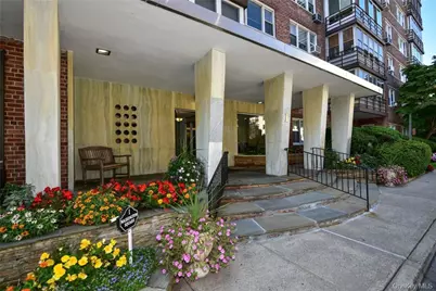1 Washington Square #2H, Larchmont, NY 10538 - Photo 1