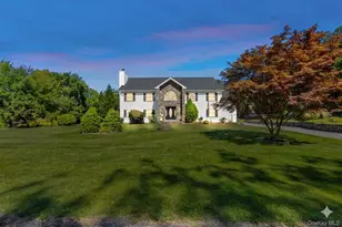 70 Oak Pond Ln, Mahopac, NY 10541 - Photo 2