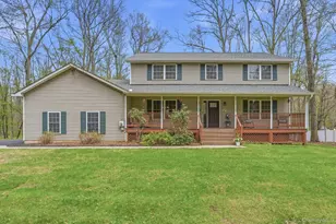 11 Peacock Cir, Washingtonville, NY 10992 - Photo 2