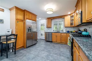 75 Lee Ave, Rockville Centre, NY 11570 - Photo 8