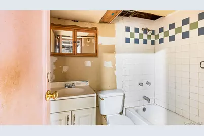 25 Revilo Avenue, Shirley, NY 11967 - Photo 34