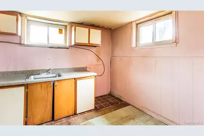 25 Revilo Avenue, Shirley, NY 11967 - Photo 38