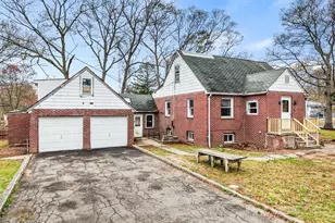25 Revilo Ave, Shirley, NY 11967 - Photo 4