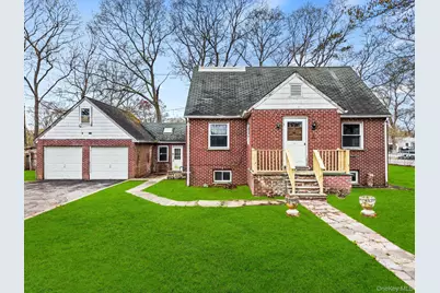 25 Revilo Avenue, Shirley, NY 11967 - Photo 2
