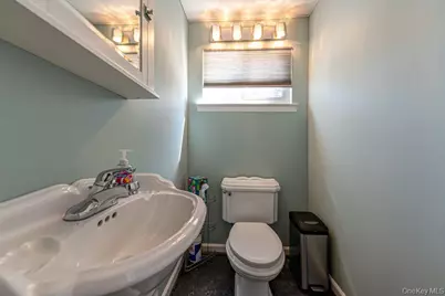 89 Cheltenham Road, West Babylon, NY 11704 - Photo 12