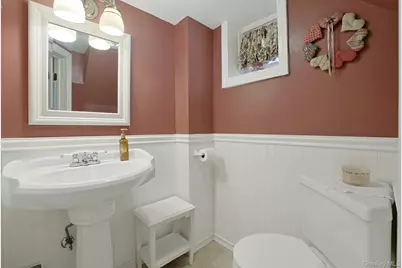 60 Westwood Avenue, New Rochelle, NY 10801 - Photo 18