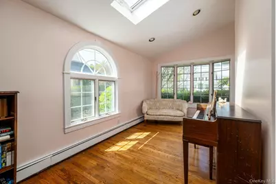 157 Windsor Avenue, Rockville Centre, NY 11570 - Photo 6