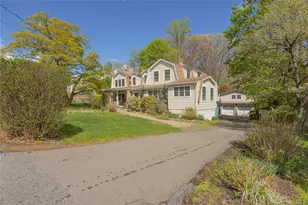 302 Laurel Rd, Pearl River, NY 10965 - Photo 2