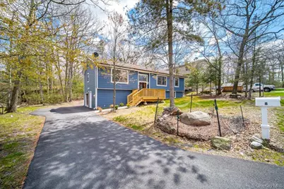8 Lake Shore Drive W, Rock Hill, NY 12775 - Photo 2