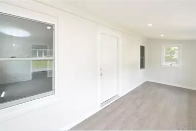 7 Pioneer Avenue, Suffern, NY 10901 - Photo 6