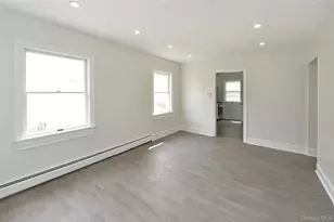 7 Pioneer Ave, Suffern, NY 10901 - Photo 8