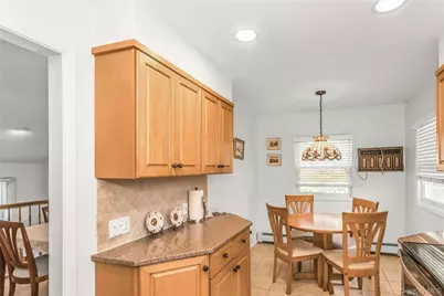 17 Fresno Drive, Plainview, NY 11803 - Photo 8