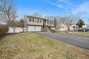 549 4th St, Ronkonkoma, NY 11779 - Photo 2