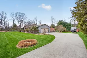 152 Robinson Ln, Wappingers Falls, NY 12590 - Photo 2