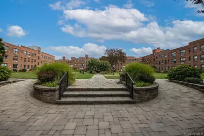 1 Jefferson Avenue #H8, Rockville Centre, NY 11570 - Photo 1