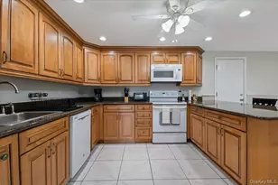 22 Redpine Rd, Medford, NY 11763 - Photo 6