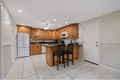 22 Redpine Road, Medford, NY 11763 - Photo 8