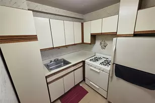 85-15 Main St, Briarwood, NY 11435 - Photo 4