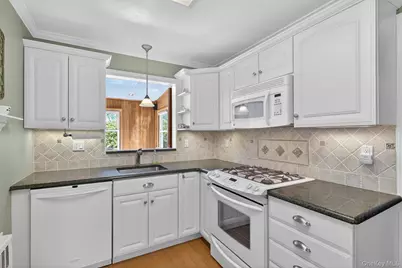 16 Roy Place, Eastchester, NY 10709 - Photo 20