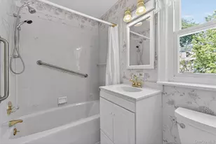 16 Roy Pl, Eastchester, NY 10709 - Photo 28