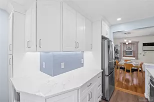 218 Brown St, Mineola, NY 11501 - Photo 6