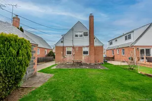 218 Brown St, Mineola, NY 11501 - Photo 36